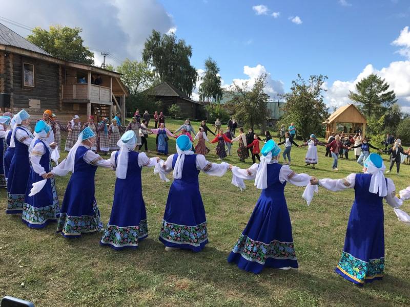 В конкурсе социальных и культурных проектов 179 лучших заявок получили поддержку  Лукойла