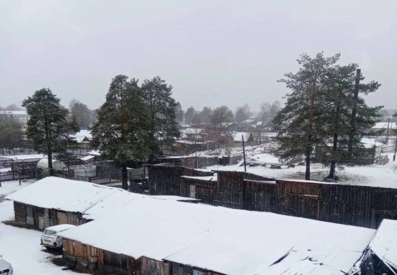 «Зима вернулась»: на севере Пермского края прошли обильные снегопады 