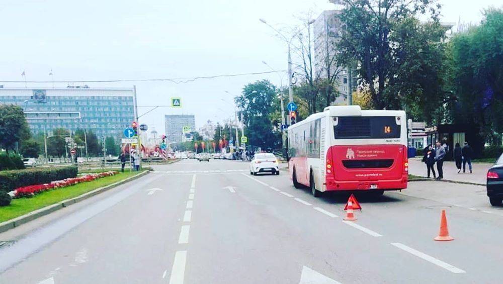 Сотрудники ГИБДД ищут виновника ДТП с автобусом в Перми