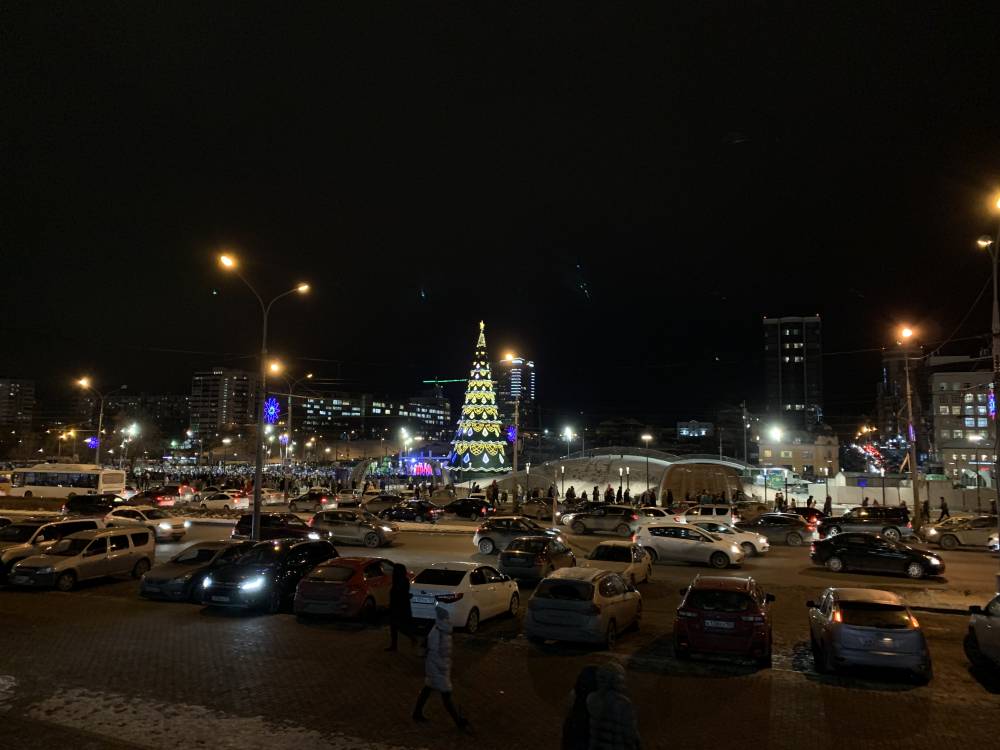  В Перми зажглись огни главной новогодней ели на эспланаде