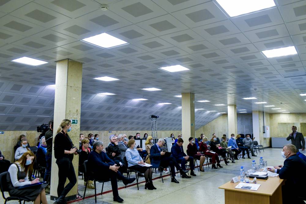 ​Алексей Дёмкин провел встречу с жителями по теме возможного строительства возле УДС «Молот»