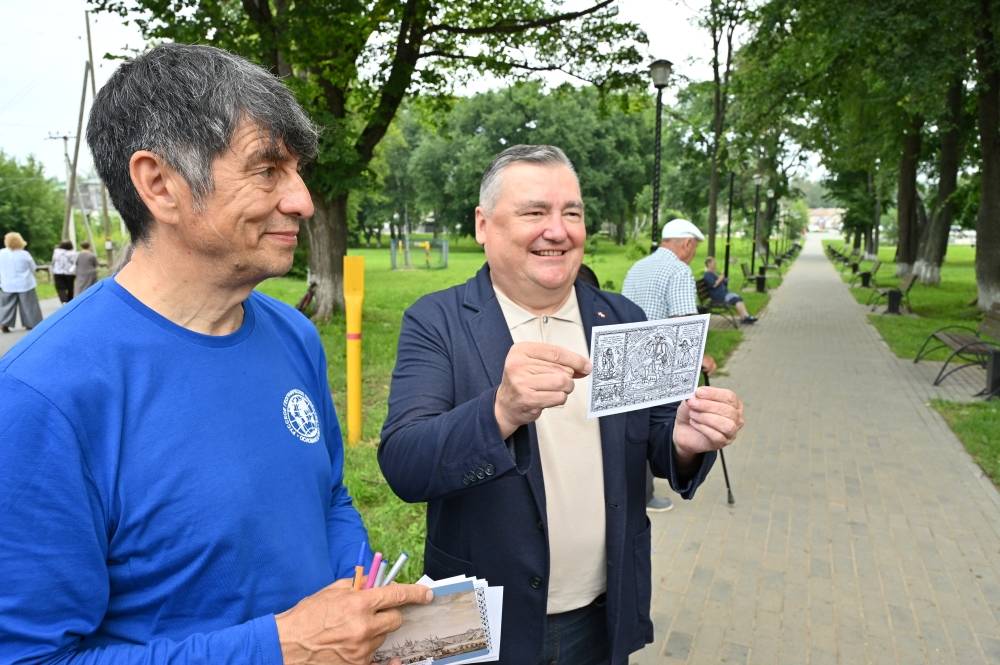 Валерий Сухих в Осе открыл первый в Прикамье бетонный «Верстовой столб»