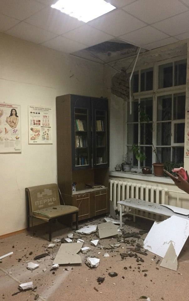 В пермской МСЧ №7 на кушетку обрушился потолок  