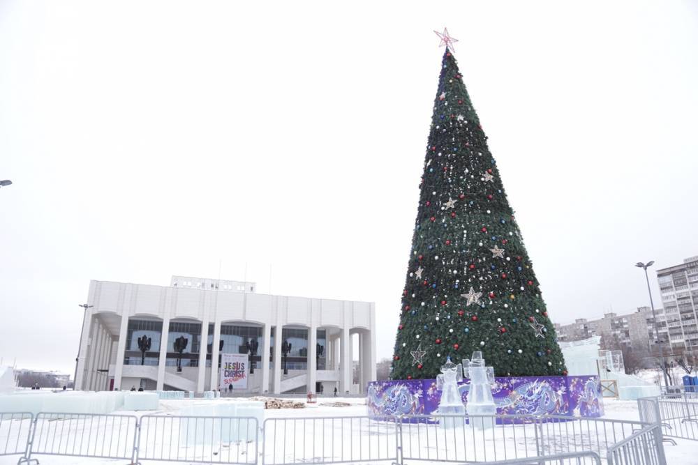 ​В новогоднюю ночь ограничат движение и запретят парковку в центре Перми