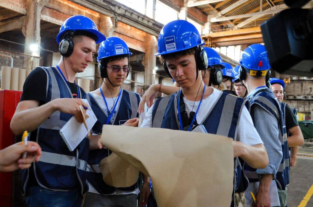 ​«Масштаб воодушевил»: студенты МГУ на ПЦБК познакомились с экономикой замкнутого цикла