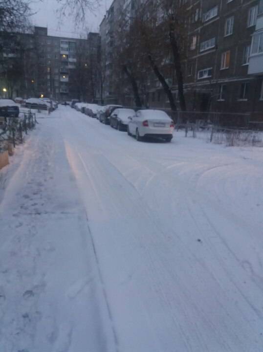 Соцсети: жители разных районов Прикамья поделились фотографиями «наступившей зимы» 