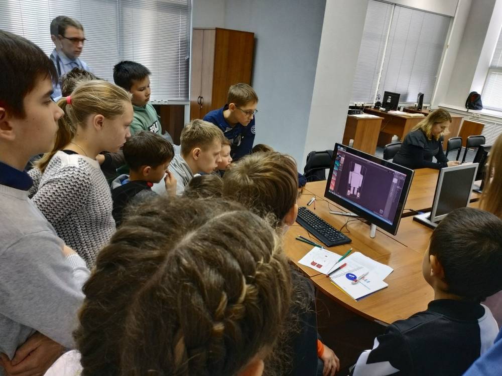 Гении со школьной скамьи. Фестиваль «Молодой инноватор» посетили порядка 500 детей