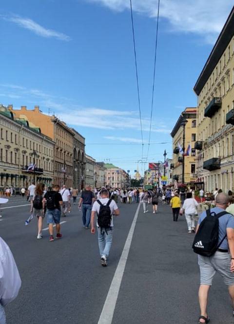 В ВТБ спрогнозировали сумму карманных расходов россиян в поездках на майские праздники