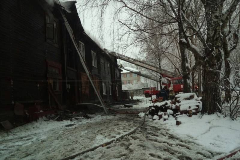 ​В Соликамске сгорел двухэтажный барак 