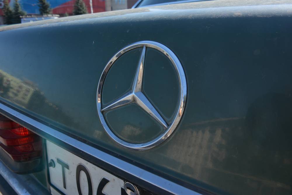 ​Приставы арестовали автомобиль экс-главы Краевого центра медпрофилактики 