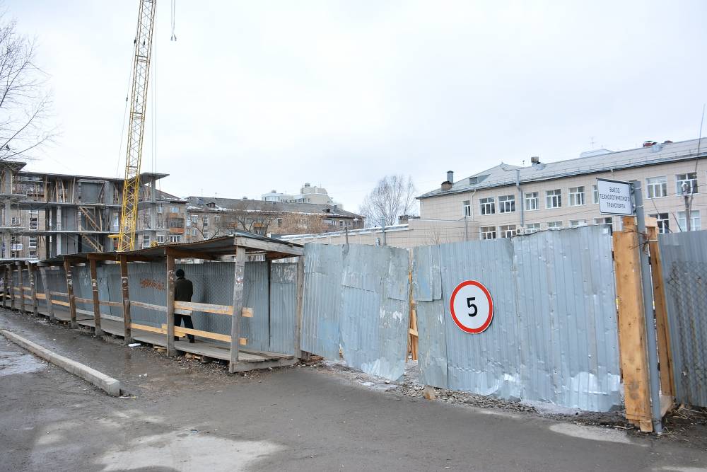 ​Суд назначил экспертизу в рамках дела о сносе недостроенного дома у школы №6 в Перми
