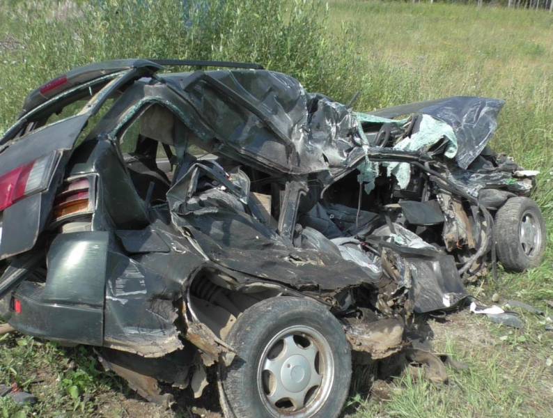 В Пермском крае после столкновения с грузовиком погибли водитель и пассажир ВАЗа