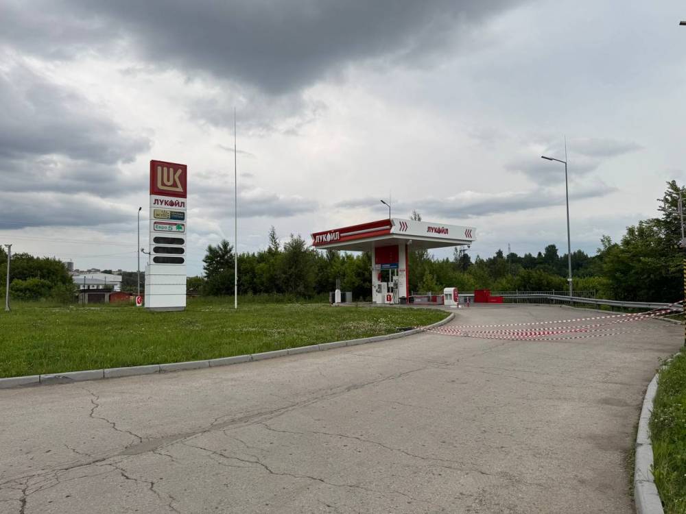 Часть АЗС в Перми ввели лимиты на продажу бензина, а также приостановили работу 
