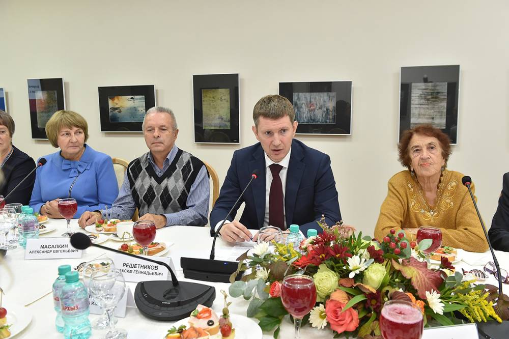 ​Максим Решетников провел встречу с представителями ветеранских организаций региона