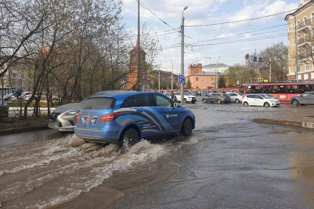 ​В трех районах Перми отключили воду из-за аварии на сетях