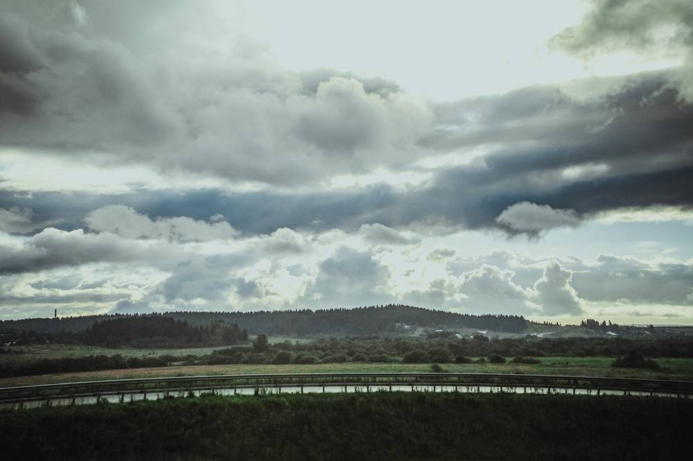 Спасатели предупреждают о грозах и сильном ветре в Пермском крае