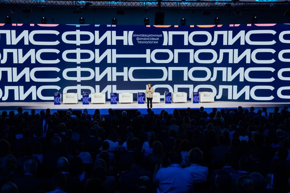 ВТБ: альтернативные платежи займут половину безналичного рынка к 2026 году 