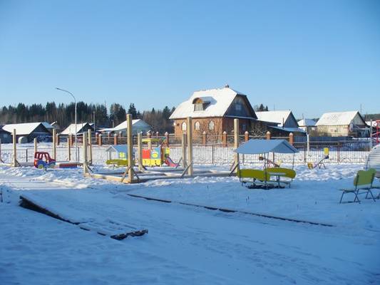 ​Единороссы Орды проинспектировали ход работ по строительству детского сада в селе Карьево