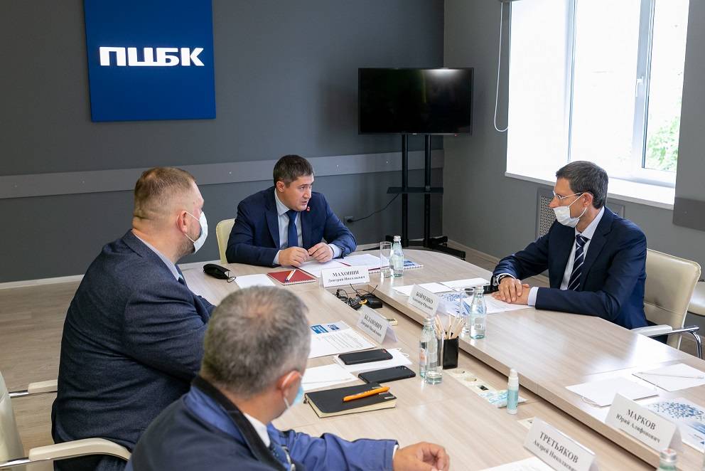 Глава Пермского края Дмитрий Махонин посетил производство «ПЦБК» 
