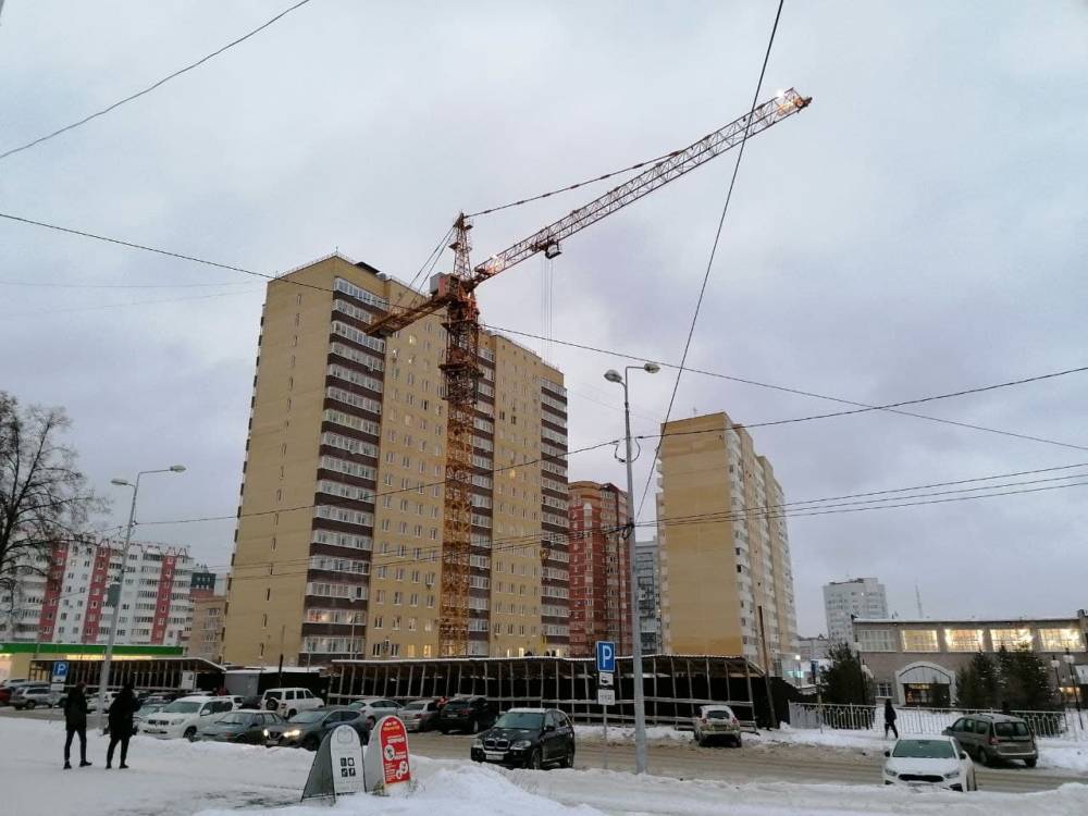 В Перми  на людей упало ограждение вокруг строящегося дома