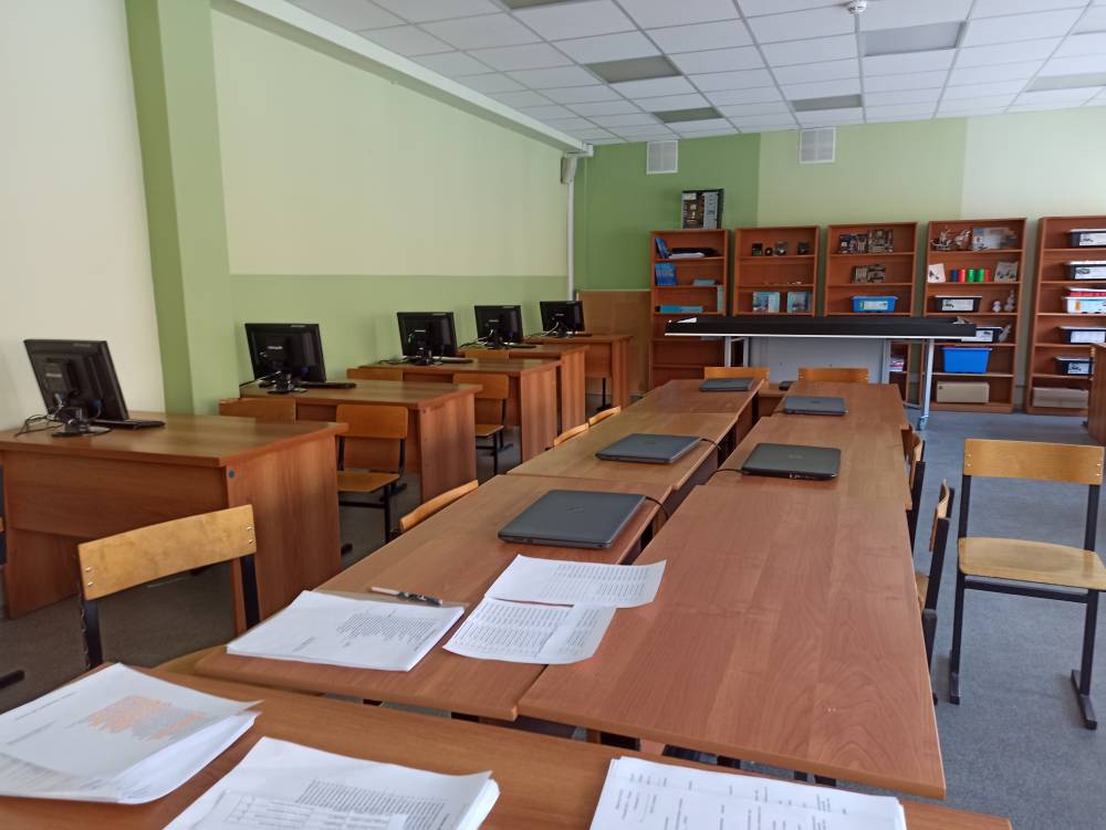 ​Сели за парты. Депутаты Пермской гордумы обсудили готовность школ к началу учебного года