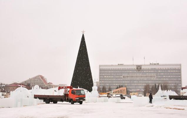 В центральном ледовом городке Перми установлен детский трамплин