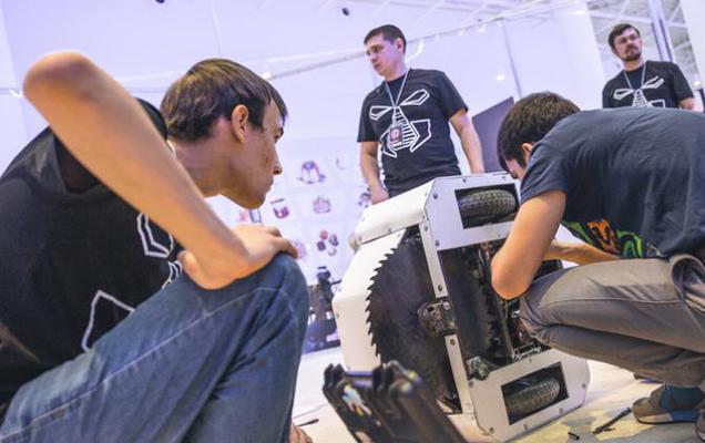 Робототехники из Подмосковья стали лучшими на «Битве роботов» в Перми