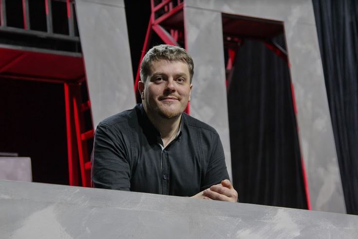 Александр Янушкевич уходит с поста художественного руководителя Театра кукол