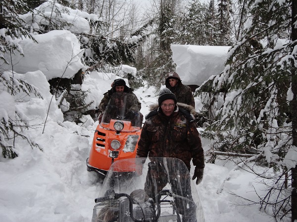 Специалисты ликвидируют завалы после ураганов в Вишерском заповеднике