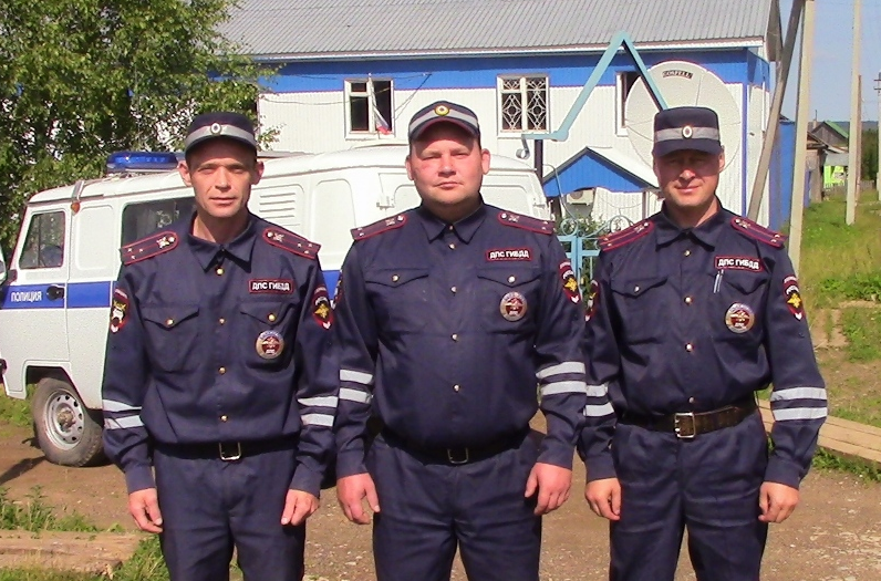 В Пермском крае сотрудники ГИБДД спасли людей из горящего дома