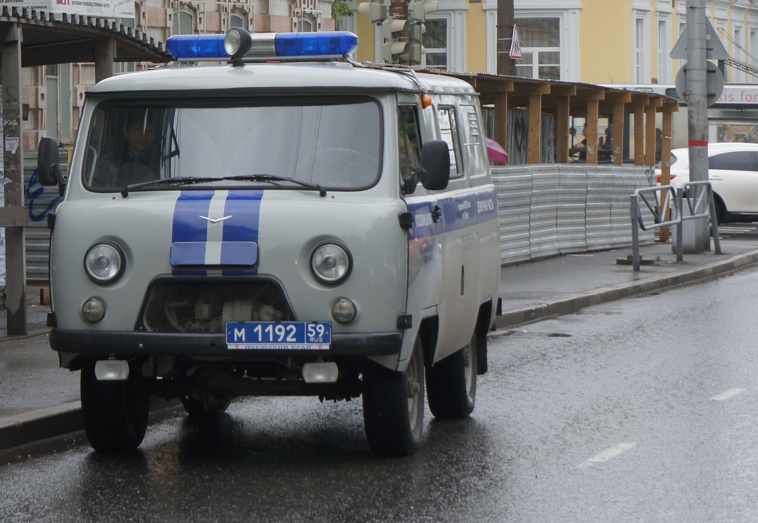 В центре Перми нарушитель на BMW ушел от погони экипажа ДПС
