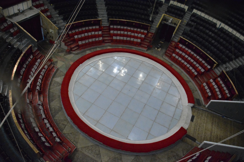 В пермском цирке упавший шест канатоходца травмировал женщину и ребенка