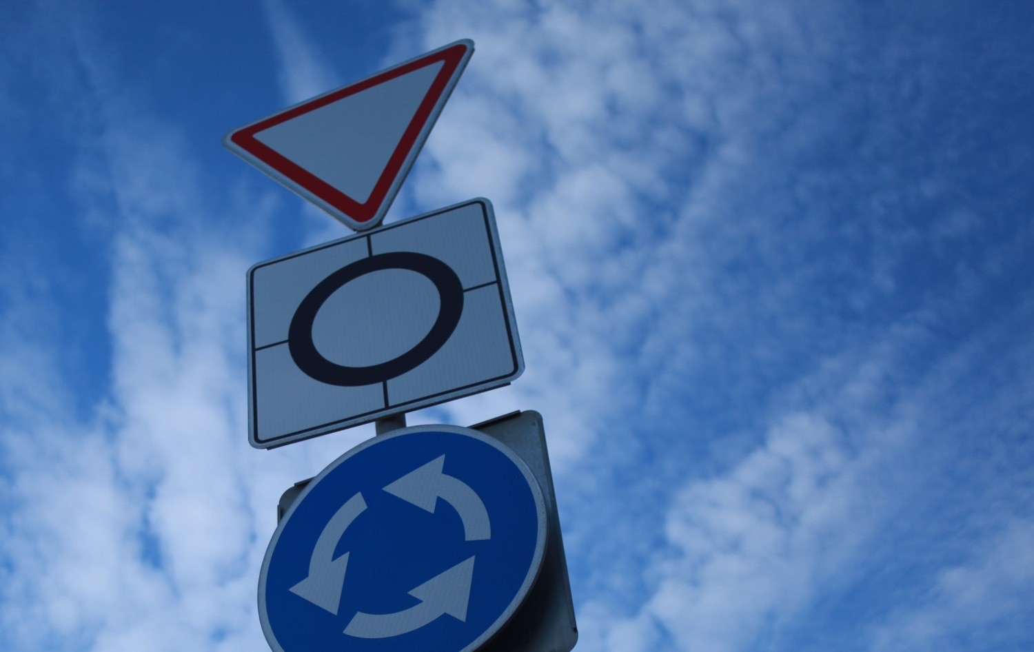 Два кольца об асфальт