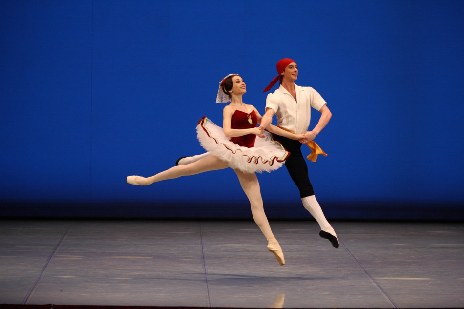 Гоголь танцует