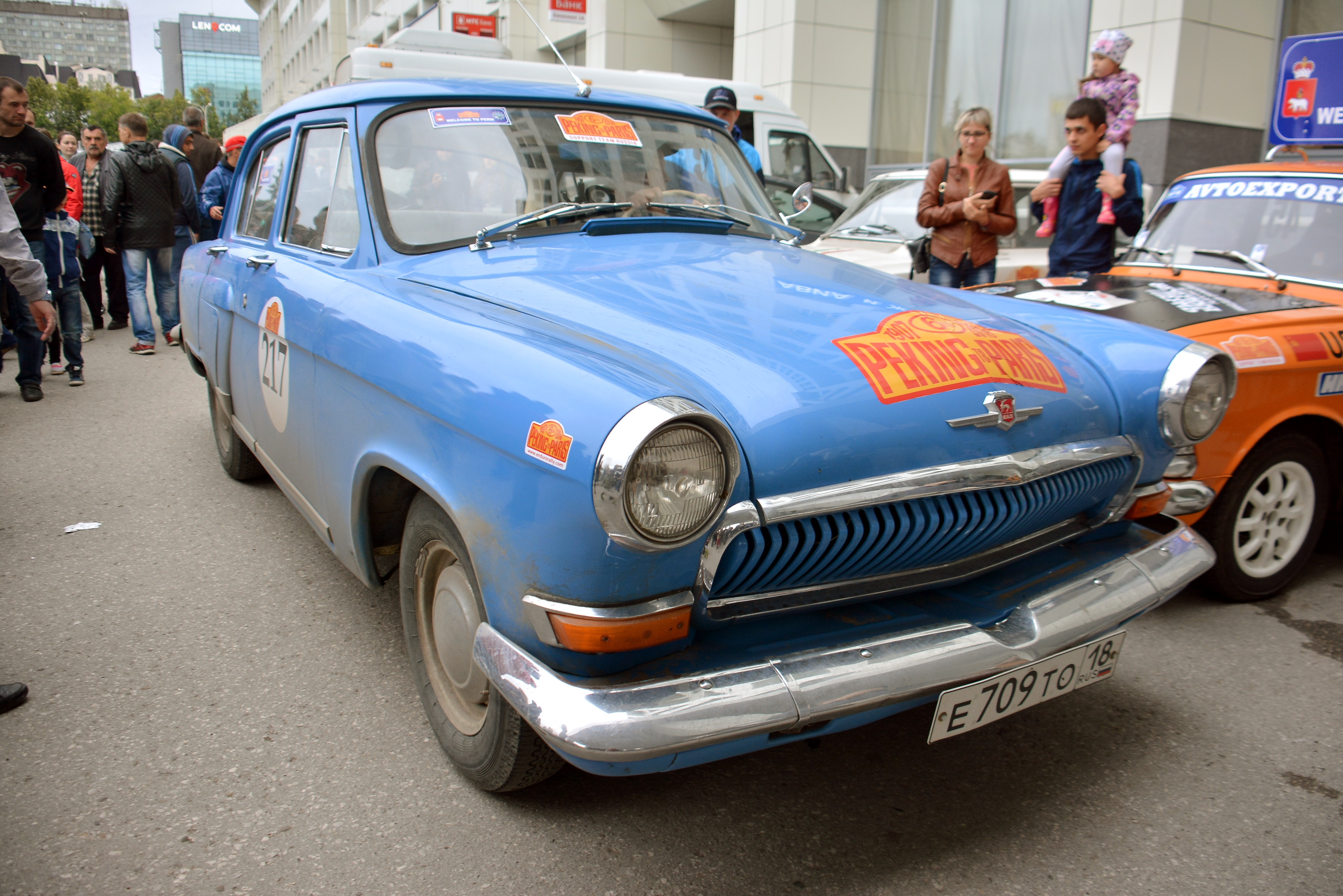 Участники ретро-пробега Париж-Пекин прибыли в Пермь