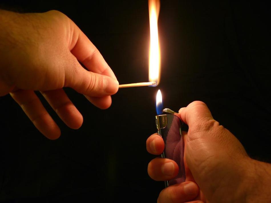 Огоньку не дадите