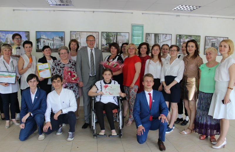 Дмитрий Самойлов поздравил пермскую школу №114 с победой в общероссийском конкурсе