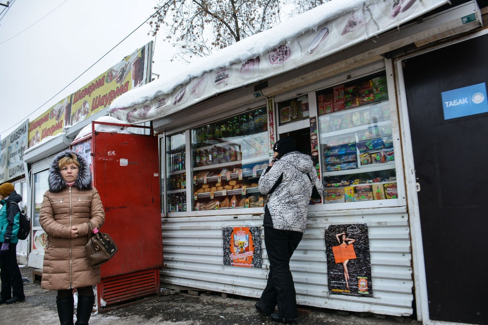 Пермская полиция задержала почти 400 мигрантов на рынке в Дзержинском районе