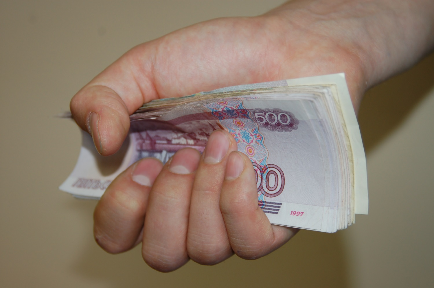 Пермский край занял второе место в ПФО по среднемесячной зарплате