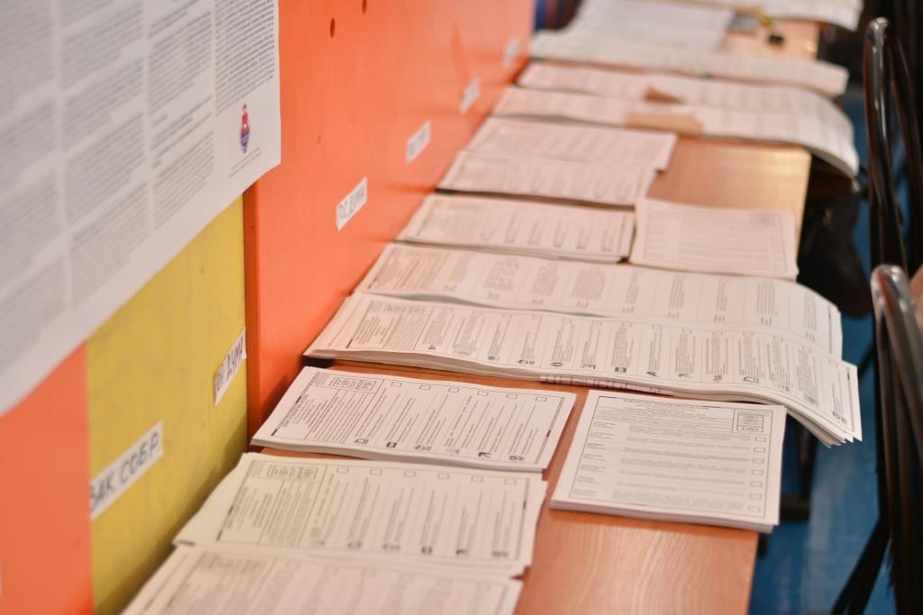 Четыре единоросса