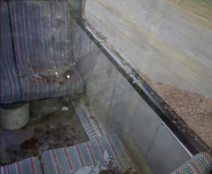 Очевидцы: в Закамске неизвестный выстрелил в окно пассажирского автобуса