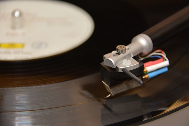 Пластинка выделки-то стоит!