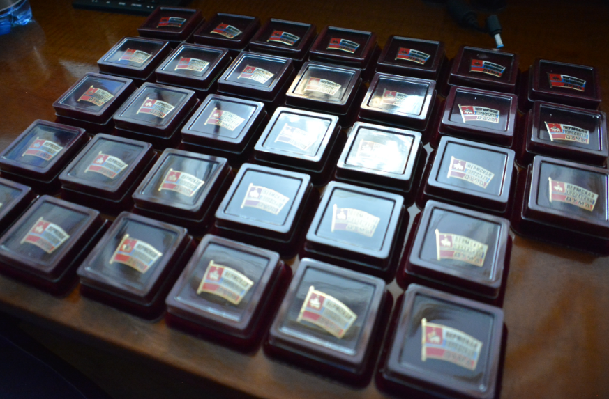 Сестры и серьги