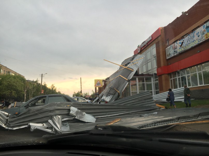 В Прикамье начались грозы с градом и шквалистым ветром