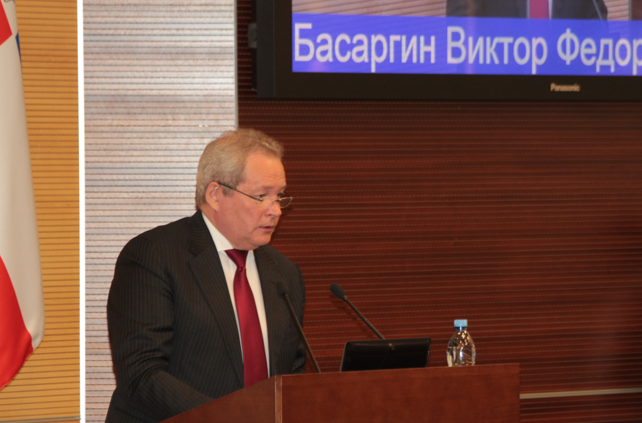 Виталий Маркелов и Виктор Басаргин проинспектировали ход строительства новой АГНКС в Перми на Бродовском тракте, 15