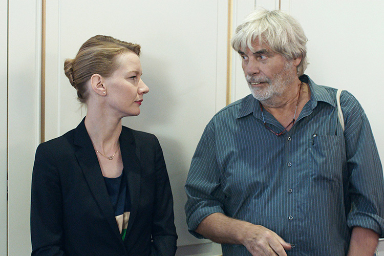 ​«Тони Эрдманн»: торжество поэтического реализма или еще один фильм о плачущих богачах