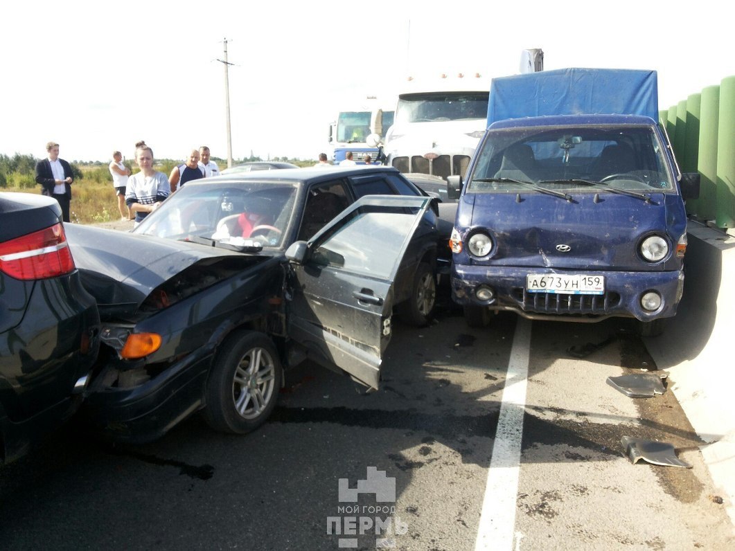 В Перми на Южном обходе произошло ДТП с 10 автомобилями. На участке серьезные пробки