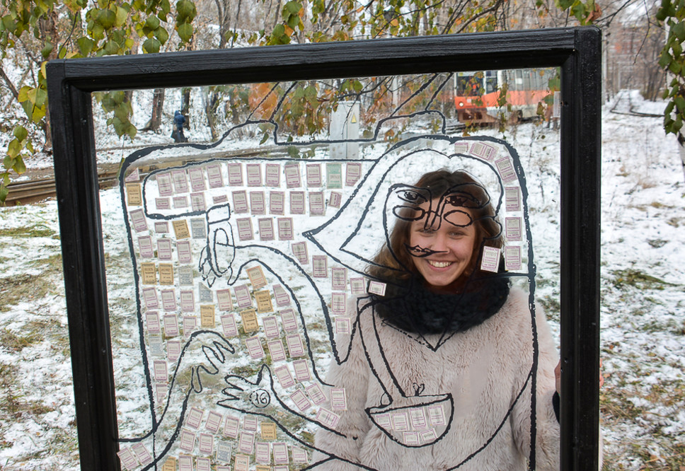 Арт-объект «счастливый кондуктор» встречает пассажиров на «Перми Второй»