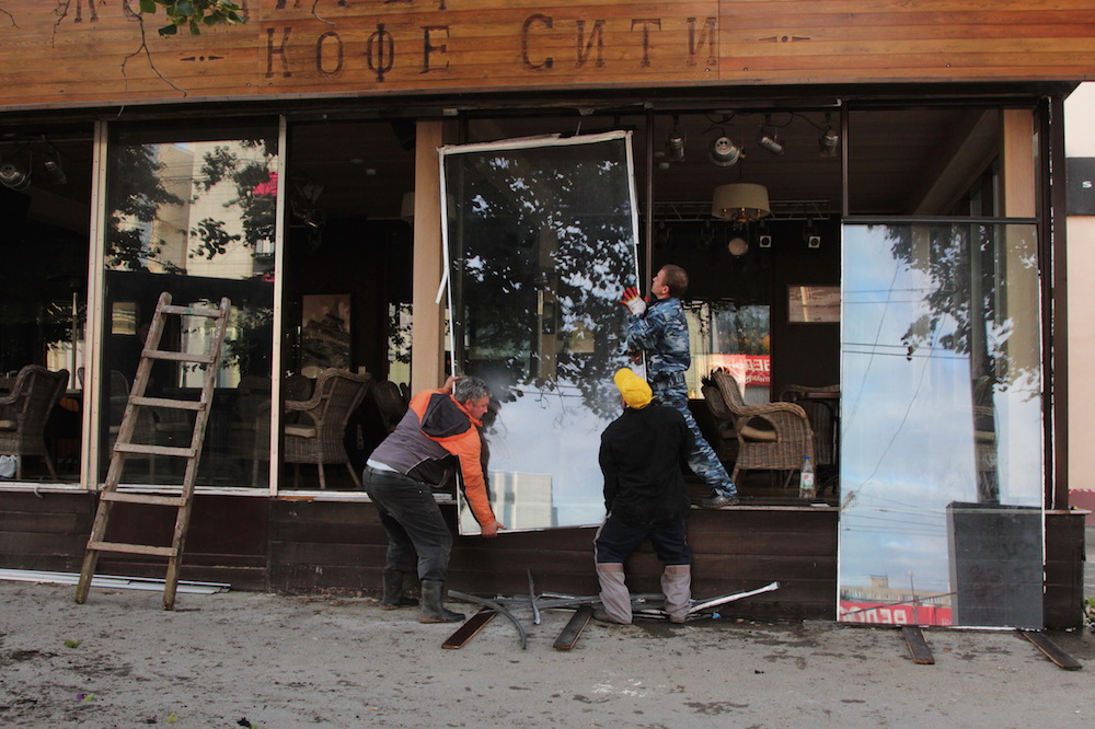 В Перми начали демонтировать пристрой к «Кофе-Сити»