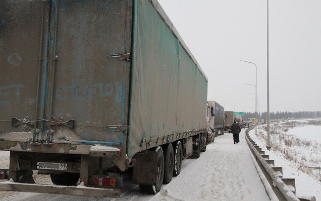 Движение большегрузов в Перми ограничат на месяц